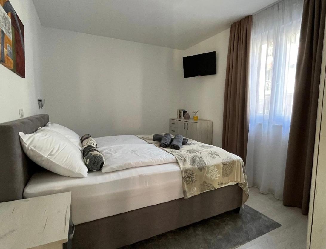 Seafront 2-Bedroom Apartment Nika - Rabac Exterior foto