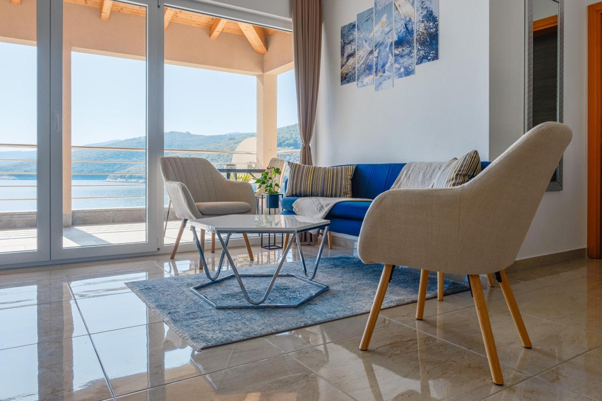 Seafront 2-Bedroom Apartment Nika - Rabac Exterior foto